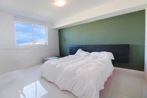 Condo in Doral, Florida, 3 bedrooms  № 1703341 - photo 7