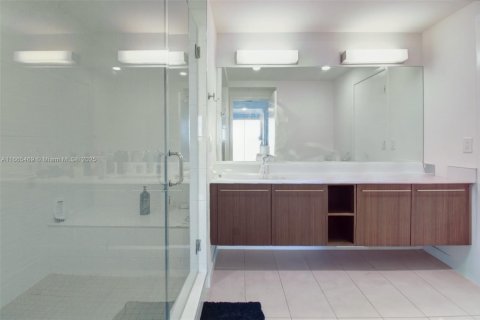 Condo in Doral, Florida, 3 bedrooms  № 1703341 - photo 13