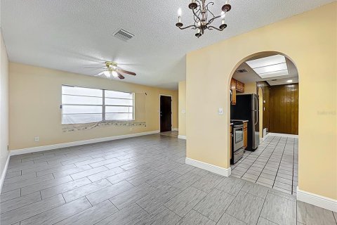 House in Sanford, Florida 3 bedrooms, 130.25 sq.m. № 1761372 - photo 13
