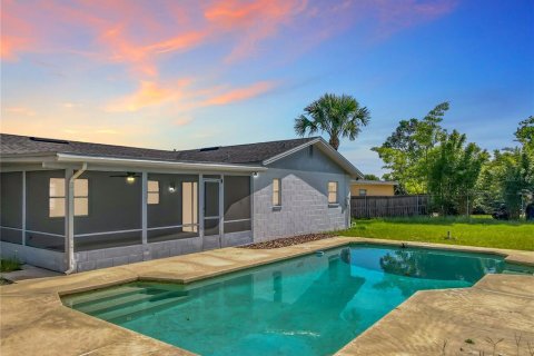 House in Sanford, Florida 3 bedrooms, 130.25 sq.m. № 1761372 - photo 2