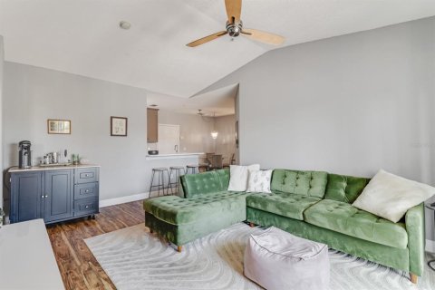 Condo in Orlando, Florida, 3 bedrooms  № 1843711 - photo 12