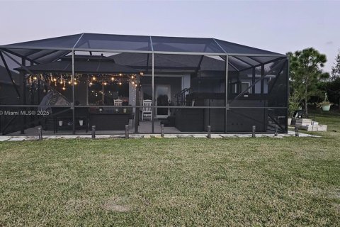 House in Vero Beach, Florida 4 bedrooms, 179.67 sq.m. № 1972457 - photo 21