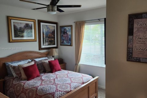 House in Vero Beach, Florida 4 bedrooms, 179.67 sq.m. № 1972457 - photo 13