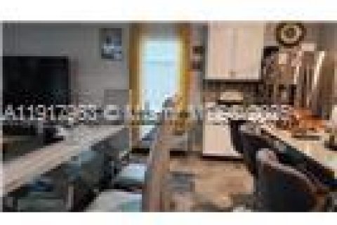 House in Vero Beach, Florida 4 bedrooms, 179.67 sq.m. № 1972457 - photo 5