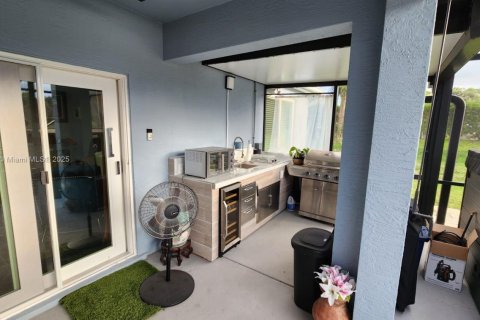 House in Vero Beach, Florida 4 bedrooms, 179.67 sq.m. № 1972457 - photo 17