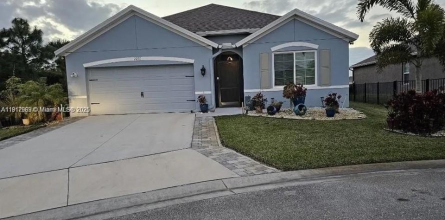 House in Vero Beach, Florida 4 bedrooms, 179.67 sq.m. № 1972457