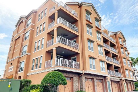 Condo in Orlando, Florida, 3 bedrooms  № 1560562 - photo 1
