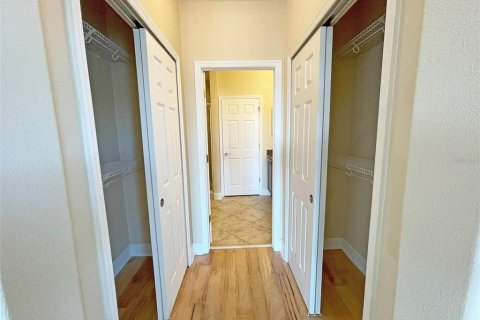 Condo in Orlando, Florida, 3 bedrooms  № 1560562 - photo 24