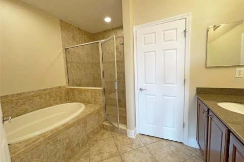 Condo in Orlando, Florida, 3 bedrooms  № 1560562 - photo 25