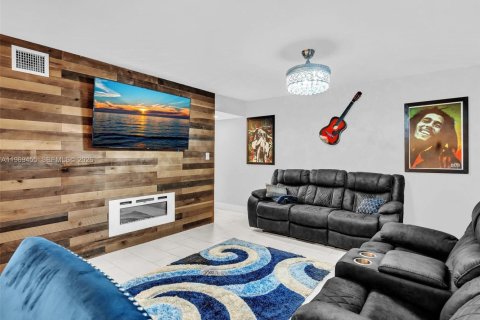 Adosado en venta en Tamarac, Florida, 3 dormitorios, 173.26 m2 № 2030247 - foto 13