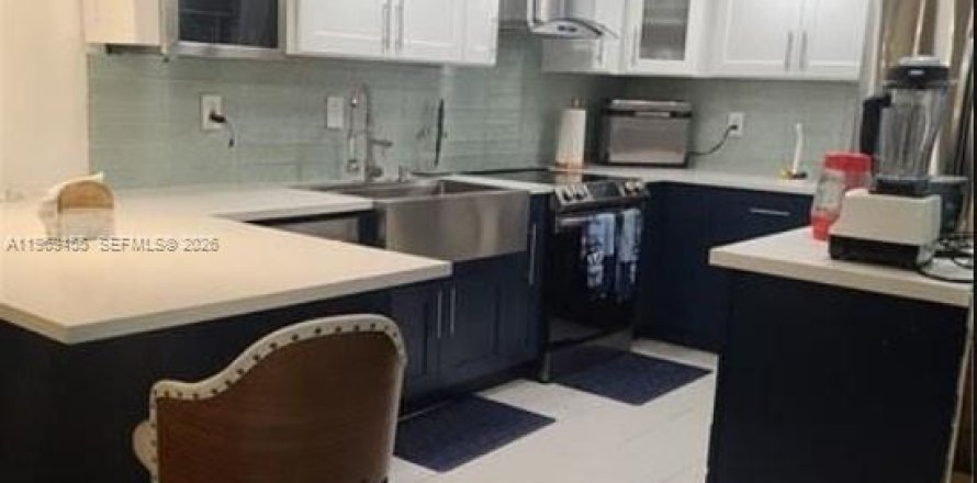 Adosado en Tamarac, Florida 3 dormitorios, 173.26 m2 № 2030247