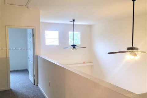 Casa en venta en Vero Beach, Florida, 4 dormitorios, 174.84 m2 № 1971066 - foto 17