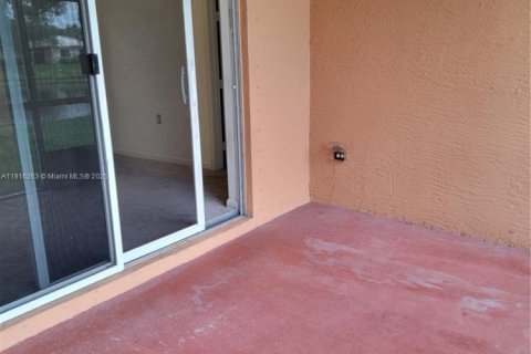 Casa en venta en Vero Beach, Florida, 4 dormitorios, 174.84 m2 № 1971066 - foto 29