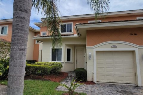 Casa en venta en Vero Beach, Florida, 4 dormitorios, 174.84 m2 № 1971066 - foto 1