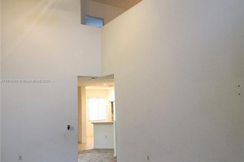 Casa en venta en Vero Beach, Florida, 4 dormitorios, 174.84 m2 № 1971066 - foto 11