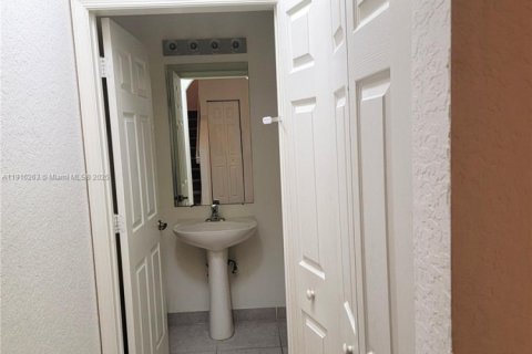 Casa en venta en Vero Beach, Florida, 4 dormitorios, 174.84 m2 № 1971066 - foto 6