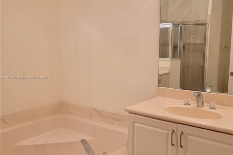 Casa en venta en Vero Beach, Florida, 4 dormitorios, 174.84 m2 № 1971066 - foto 15