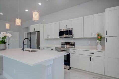 Купить виллу или дом в Лихай-Эйкерс, Флорида 3 спальни, 151.62м2, № 1965174 - фото 6