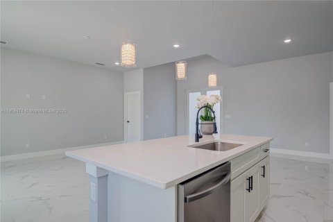 Купить виллу или дом в Лихай-Эйкерс, Флорида 3 спальни, 151.62м2, № 1965174 - фото 9