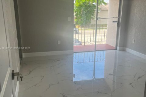 Touwnhouse à louer à Davie, Floride: 2 chambres, 94.76 m2 № 2083960 - photo 14