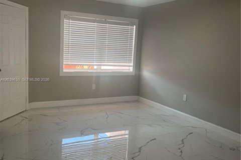 Touwnhouse à louer à Davie, Floride: 2 chambres, 94.76 m2 № 2083960 - photo 9