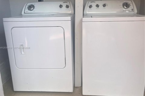 Touwnhouse à louer à Davie, Floride: 2 chambres, 94.76 m2 № 2083960 - photo 22