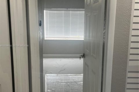 Touwnhouse à louer à Davie, Floride: 2 chambres, 94.76 m2 № 2083960 - photo 18