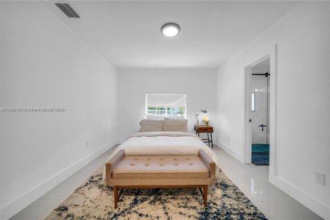 Propiedad comercial en venta en North Miami, Florida, 187.48 m2 № 1951081 - foto 21