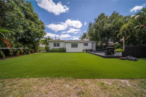 Propiedad comercial en venta en North Miami, Florida, 187.48 m2 № 1951081 - foto 9