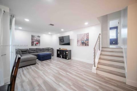 Casa en alquiler en Cutler Bay, Florida, 3 dormitorios, 153.29 m2 № 2066090 - foto 12