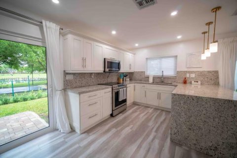 Casa en alquiler en Cutler Bay, Florida, 3 dormitorios, 153.29 m2 № 2066090 - foto 3