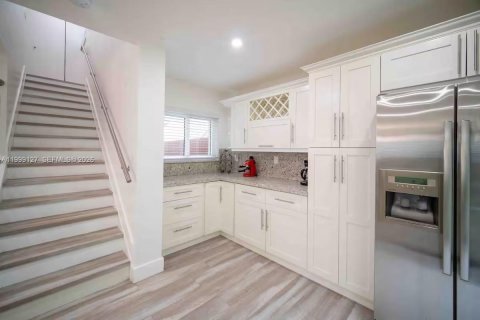 Casa en alquiler en Cutler Bay, Florida, 3 dormitorios, 153.29 m2 № 2066090 - foto 8