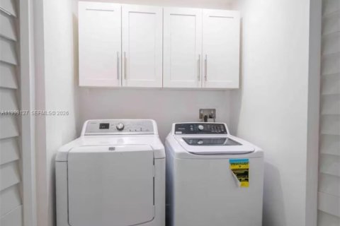 Casa en alquiler en Cutler Bay, Florida, 3 dormitorios, 153.29 m2 № 2066090 - foto 27