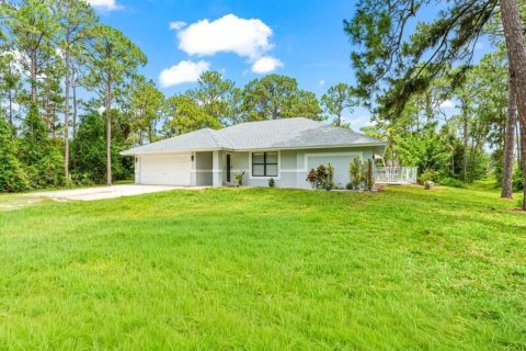 House in Loxahatchee Groves, Florida 3 bedrooms, 156.73 sq.m. № 2392397 - photo 2