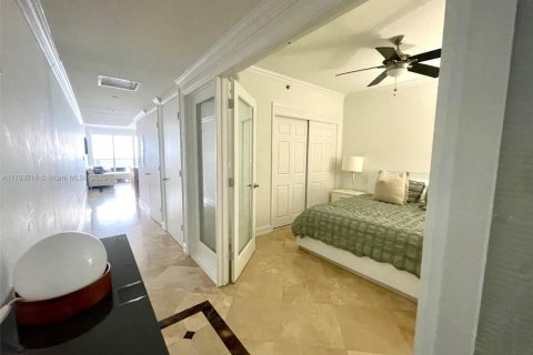 Condo in Hallandale Beach, Florida, 1 bedroom  № 1738553 - photo 23