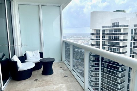 Condo in Hallandale Beach, Florida, 1 bedroom  № 1738553 - photo 5