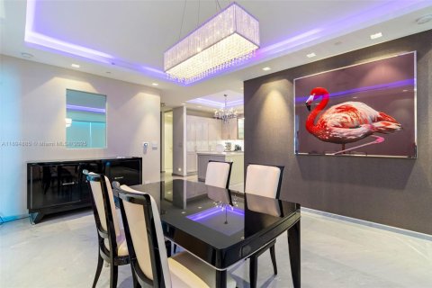 Condo in Miami Beach, Florida, 2 bedrooms № 1950510 - photo 20