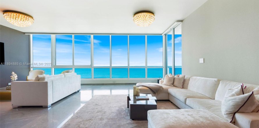 Condo in Miami Beach, Florida, 2 bedrooms № 1950510