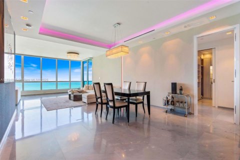 Condo in Miami Beach, Florida, 2 bedrooms № 1950510 - photo 19