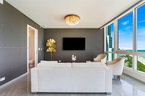 Condo in Miami Beach, Florida, 2 bedrooms № 1950510 - photo 5