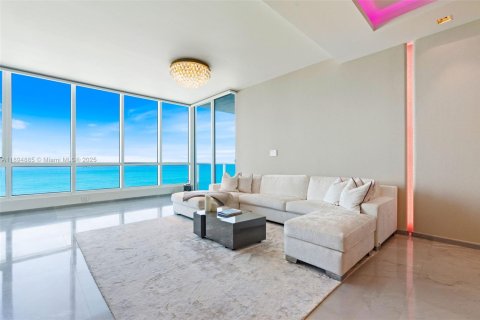 Condo in Miami Beach, Florida, 2 bedrooms № 1950510 - photo 6