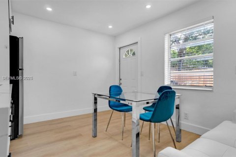 House in Hallandale Beach, Florida 1 bedroom, 55.74 sq.m. № 2019031 - photo 4