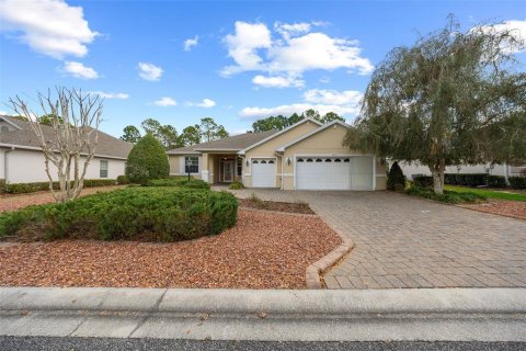 Casa en Ocala, Florida 3 dormitorios, 178.84 m2 № 2103275