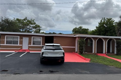 Villa ou maison à louer à Fort Lauderdale, Floride: 2 chambres, 110.55 m2 № 1927653 - photo 3