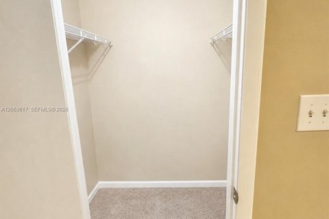 Townhouse in St. Lucie, Florida 2 bedrooms, 86.96 sq.m. № 2268240 - photo 6