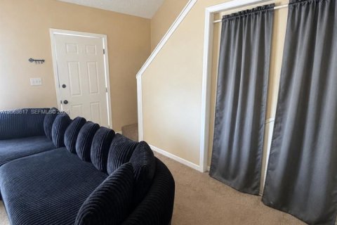 Townhouse in St. Lucie, Florida 2 bedrooms, 86.96 sq.m. № 2268240 - photo 4