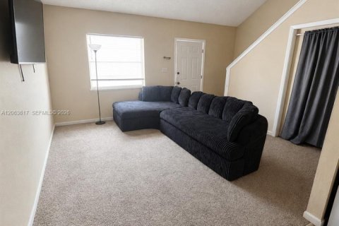 Townhouse in St. Lucie, Florida 2 bedrooms, 86.96 sq.m. № 2268240 - photo 2