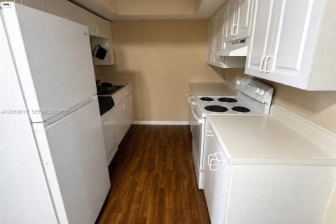 Townhouse in St. Lucie, Florida 2 bedrooms, 86.96 sq.m. № 2268240 - photo 3