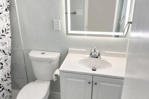 Townhouse in St. Lucie, Florida 2 bedrooms, 86.96 sq.m. № 2268240