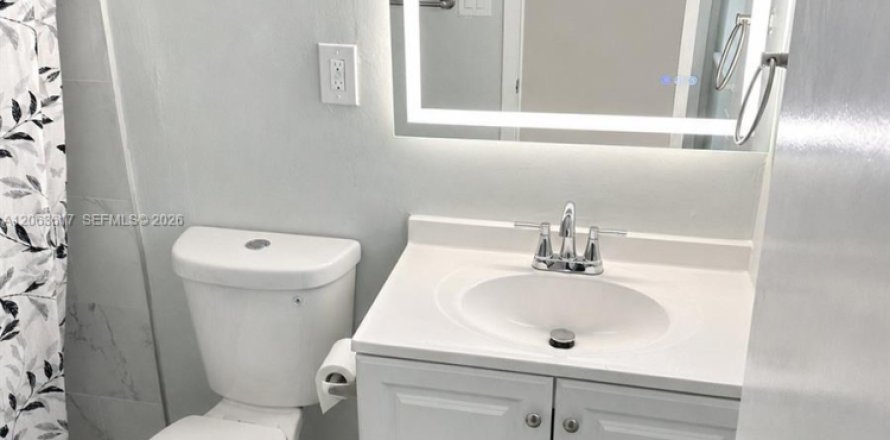 Townhouse in St. Lucie, Florida 2 bedrooms, 86.96 sq.m. № 2268240